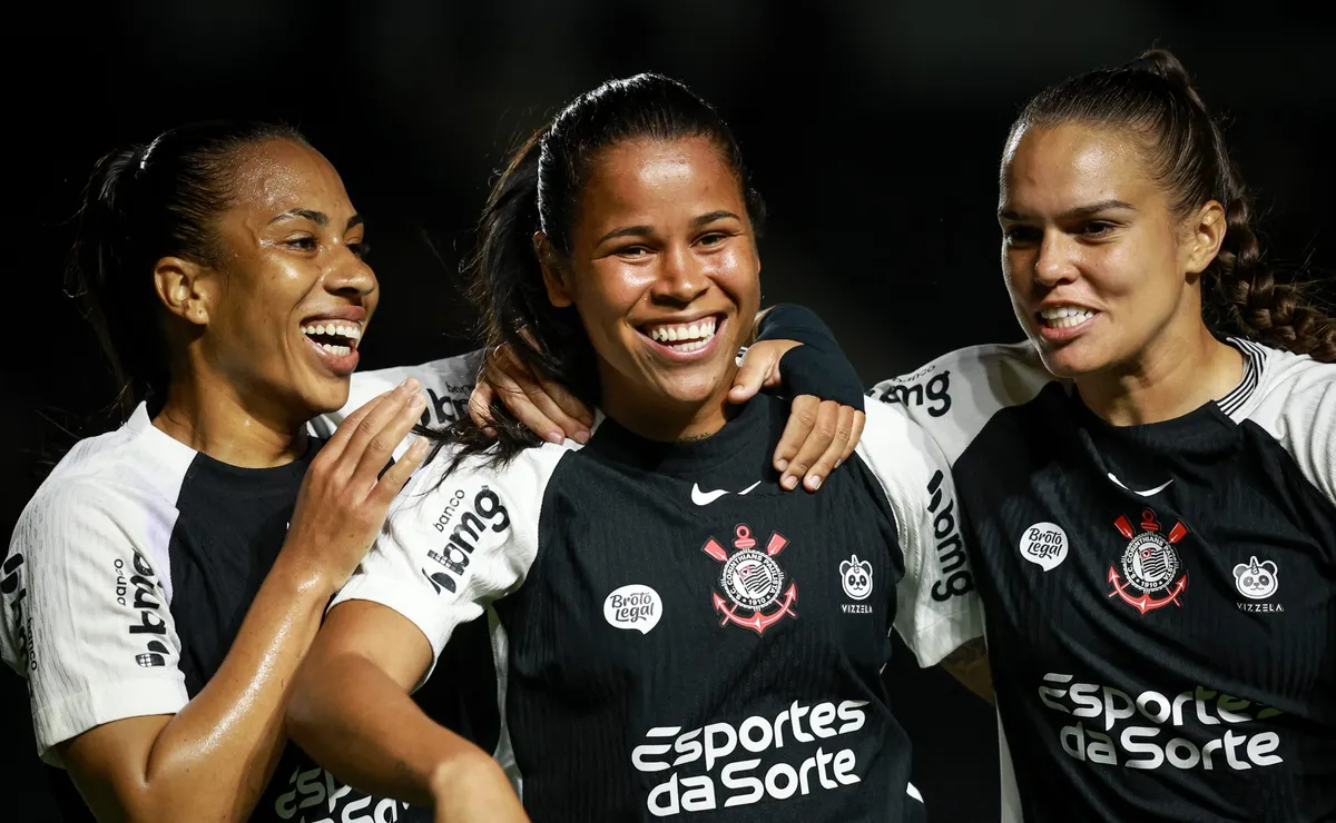 Vic Albuquerque e mais sete jogadoras do Corinthians já podem assinar pré-contrato com outros clubes