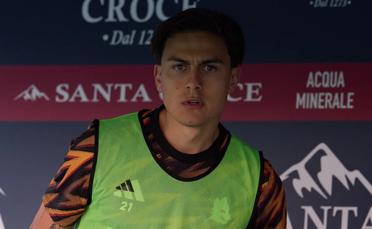 Alvo do Flamengo, Dybala está próximo de renovar contrato com a Roma, segundo César Luis Merlo