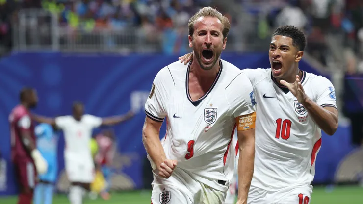 ATLANTA, GEORGIA - JULY 01: Harry Kane #9 of England celebrates with teammate Jude Bellingham #10 after scoring his team's first goal during the FIFA World Cup 2026 Round Of 32 match between England and Congo DR at Atlanta Stadium on July 01, 2026 in Atlanta, Georgia. (Photo by Richard Pelham/Getty Images)