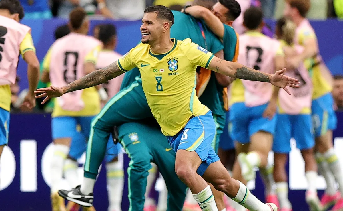 Bruno Guimarães já correu o equivalente a uma maratona pela Seleção Brasileira na Copa do Mundo
