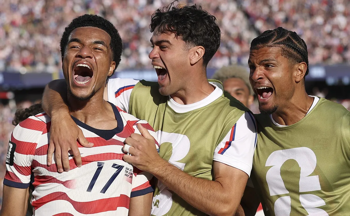 EUA se seguram com 10 em campo, superam a Bósnia e vão às oitavas da Copa do Mundo