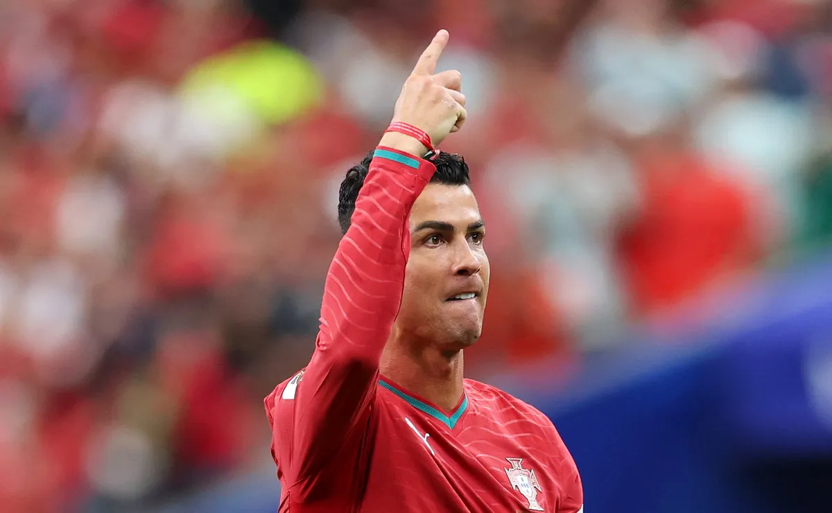 Cristiano Ronaldo pede apoio da torcida de Portugal antes de confronto contra a Croácia