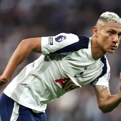 Richarlison, Pepê e João Gomes são destaques em amistosos na Europa