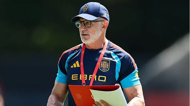 De La Fuente vai pelo caminho de um Espanha mais agressiva no ataque - (Photo by Florencia Tan Jun/Getty Images)