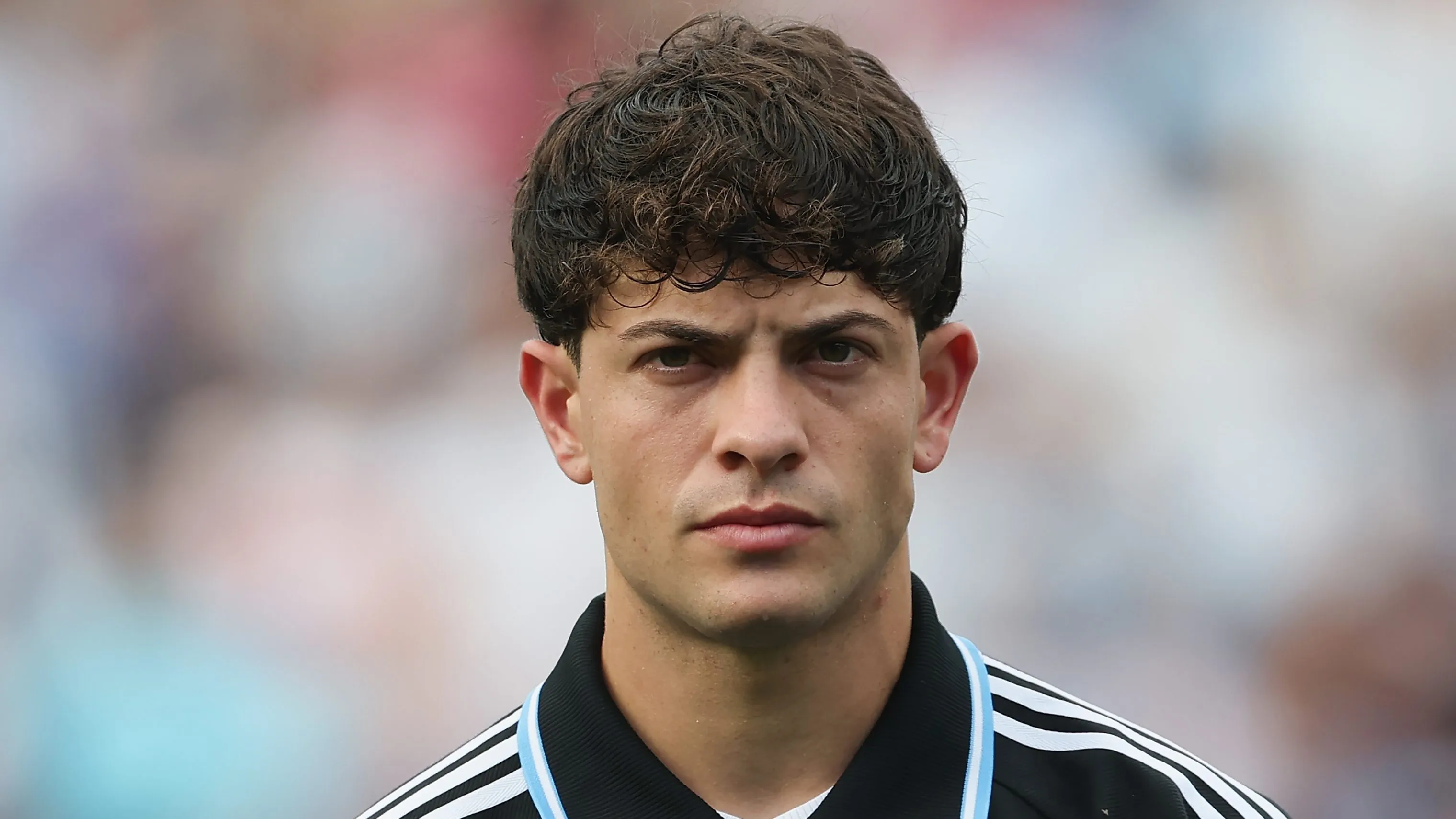 Agustín Giay, com lesão no tornozelo, está fora contra o Coritiba – Foto: Tim Warner/Getty Images