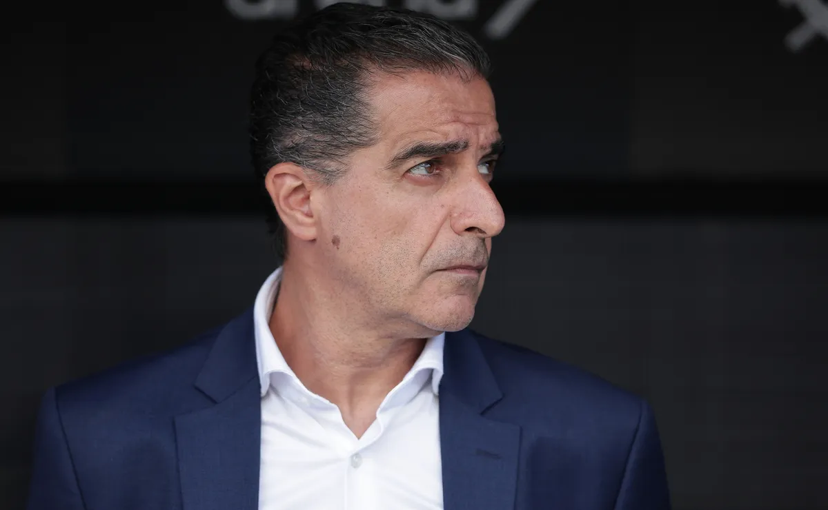 Renato Paiva detona John Textor e lamenta situação do Botafogo: “Estava na cara o que ia acontecer”