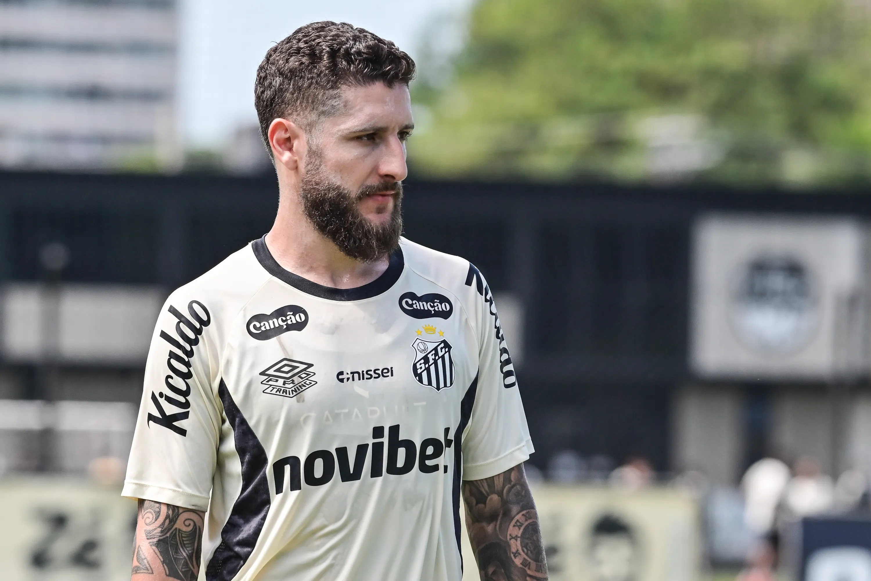 Fora dos planos de Cuca, Zé Rafael pode virar moeda de troca por Thiago Maia, do Inter – Foto: Jota Erre/AGIF