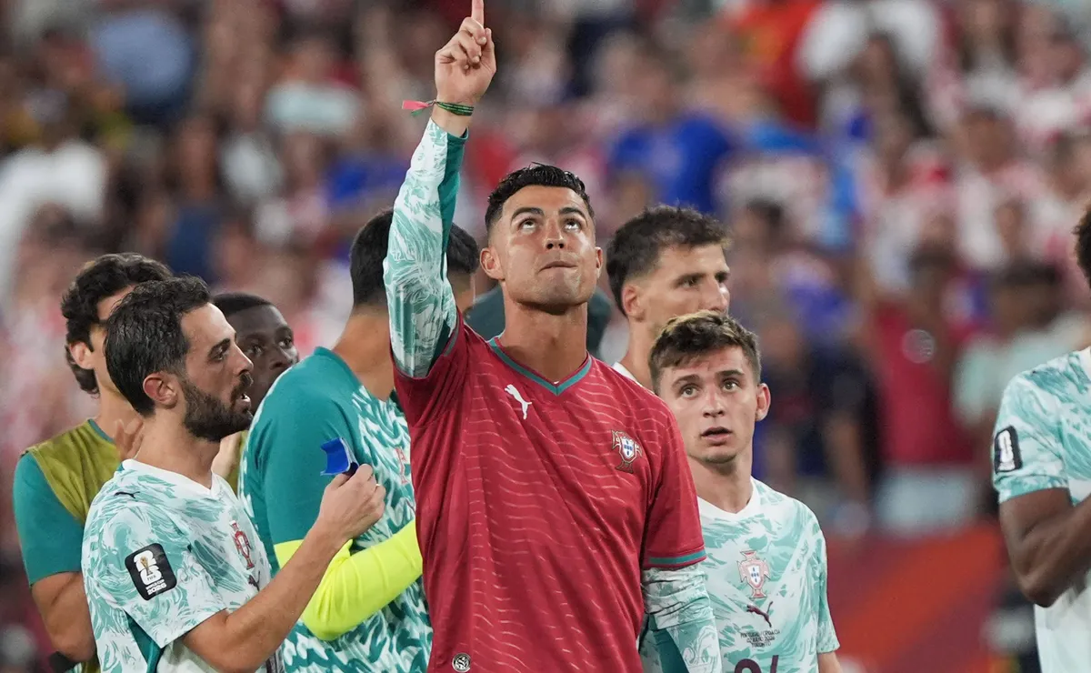 Cristiano Ronaldo se emociona e dedica vitória de Portugal a Diogo Jota: “Significa muito para nós”