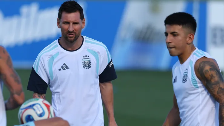 Messi não foi garantido por Scaloni entre titulares da Argentina contra Cabo Verde, logo mais, em Miami