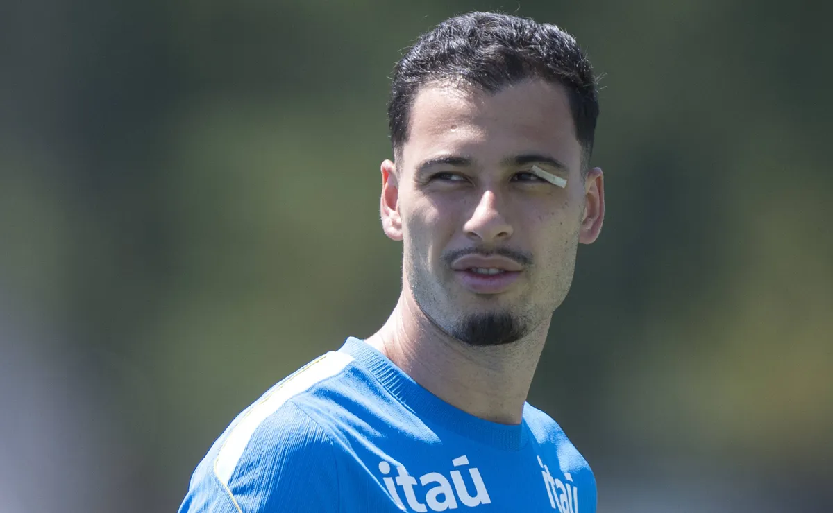 Martinelli treina entre os titulares e ganha força para substituir Paquetá contra a Noruega