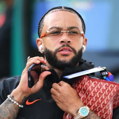 Memphis mira Eurocopa de 2028 após renovar com o Corinthians