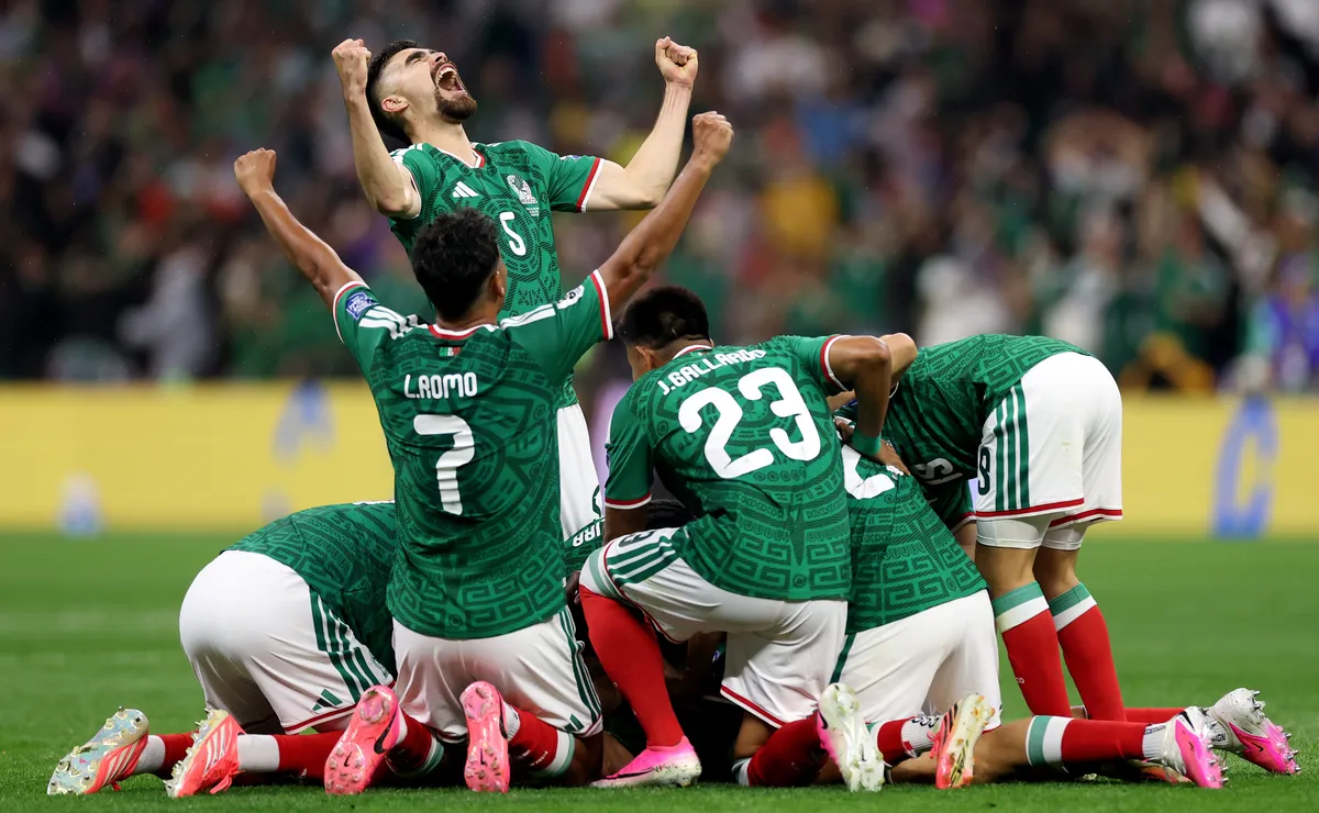 Imprensa mexicana expõe informação de última hora e jogo entre México x Inglaterra será adiantado