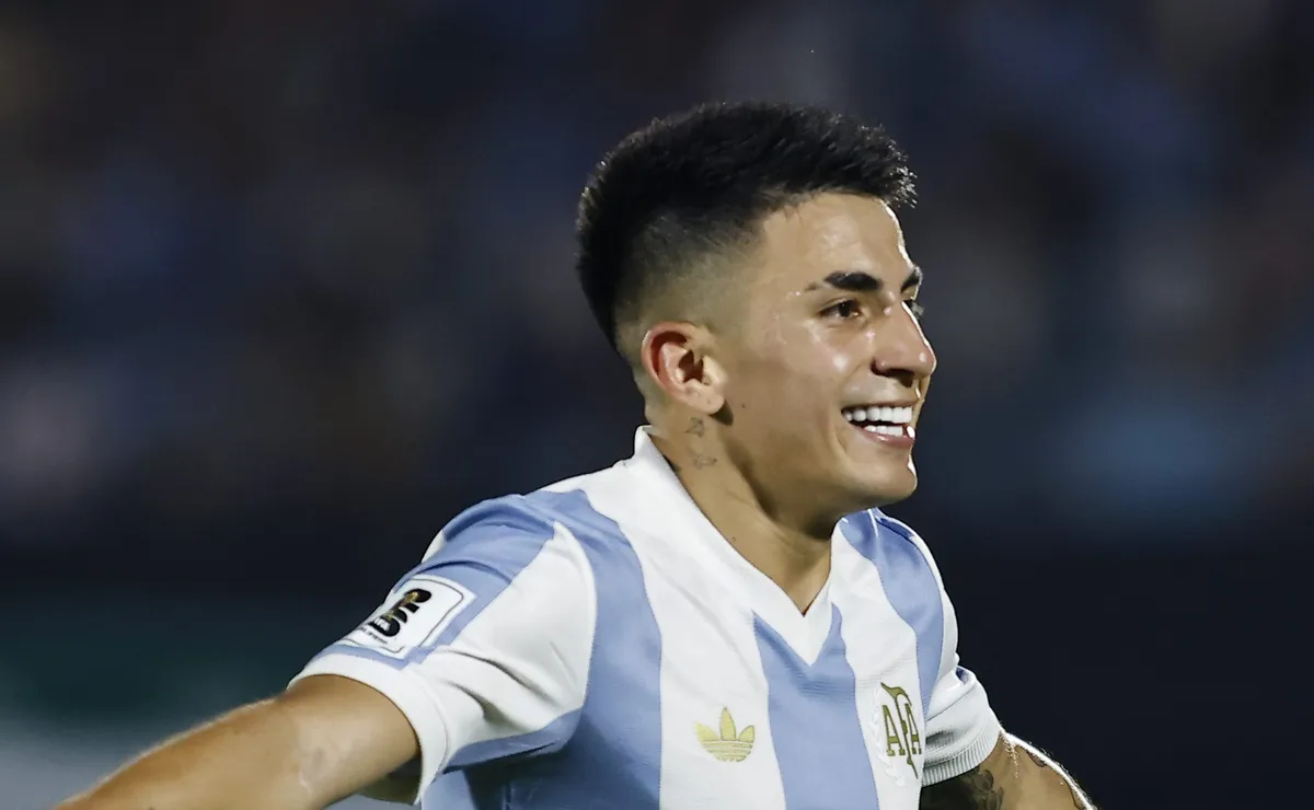 Alvo do Flamengo, Thiago Almada avança para fechar com o River Plate em negócio de R$ 103 milhões
