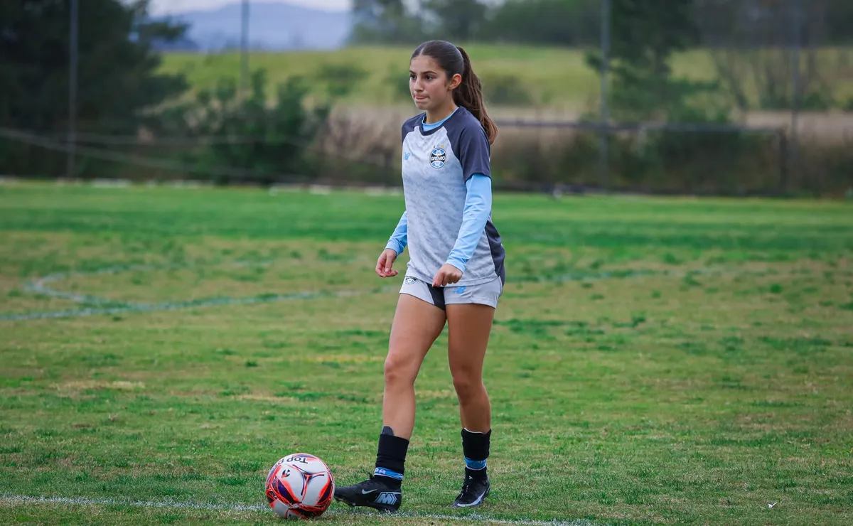 Helena valoriza experiência na Seleção Brasileira Sub-15 antes da final do Gauchão com o Grêmio