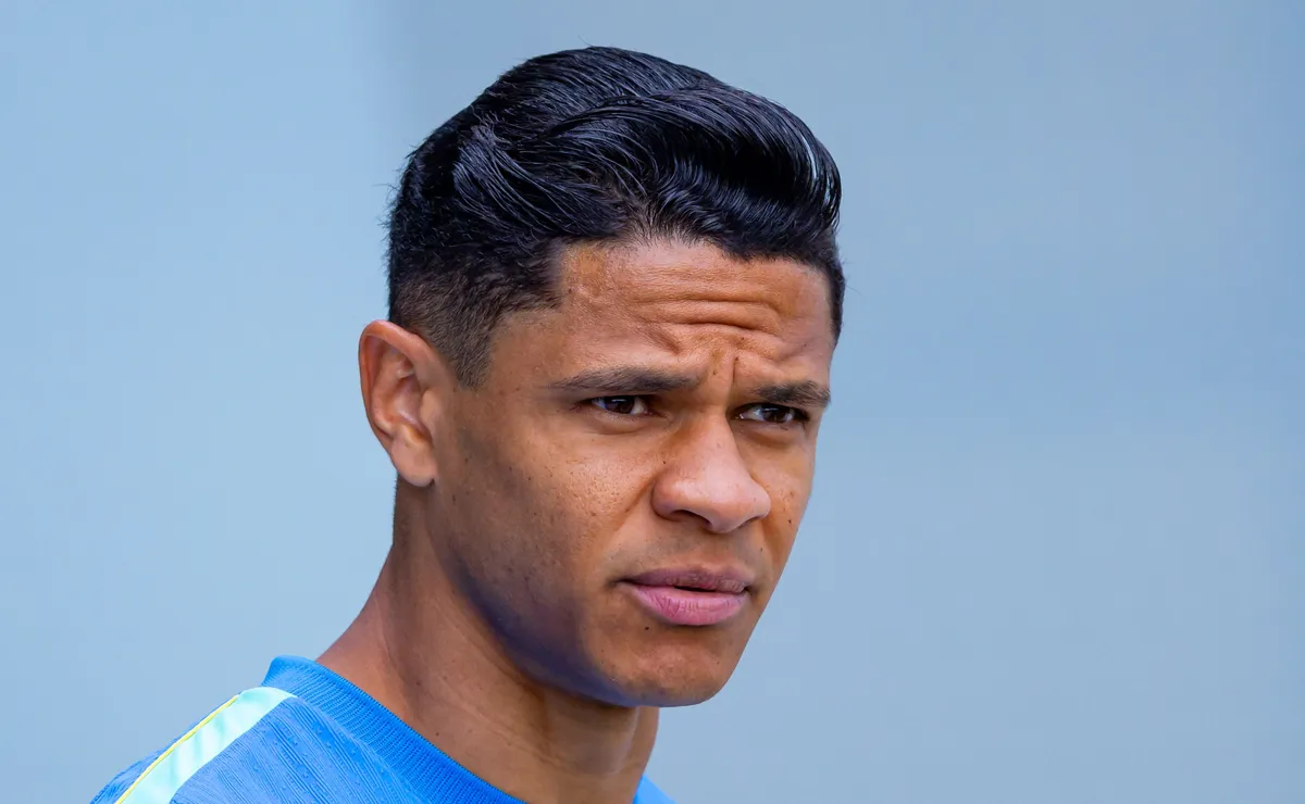 Vídeo: Douglas Santos defende Casemiro na Seleção Brasileira e exalta o volante: “É um jogador incrível”