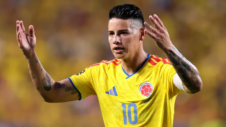 James demonstra insatisfação após ser substituído em Colômbia x Gana. Foto: Luke Hales/Getty Images