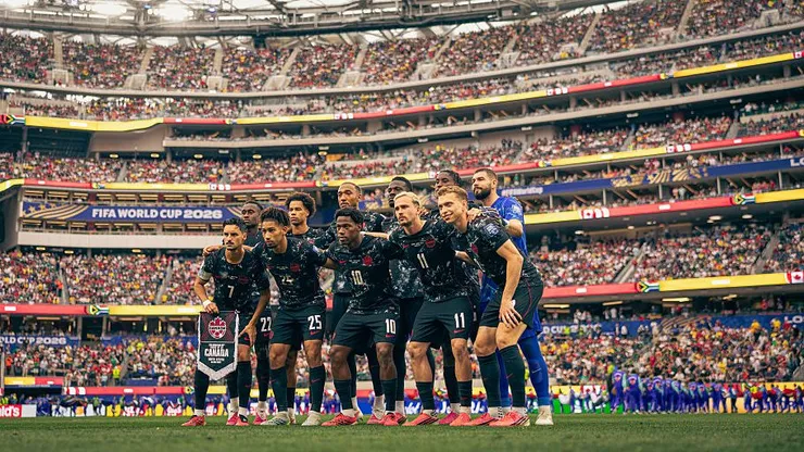 Time titular do Canadá diante da África do Sul