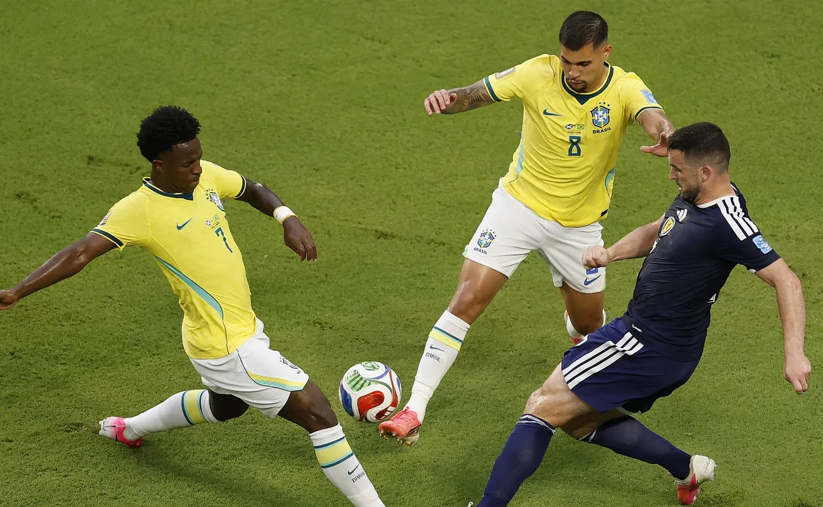 Cazé TV inclui Vini Jr e mais dois do Brasil em seleção dos melhores da 2ª fase da Copa do Mundo