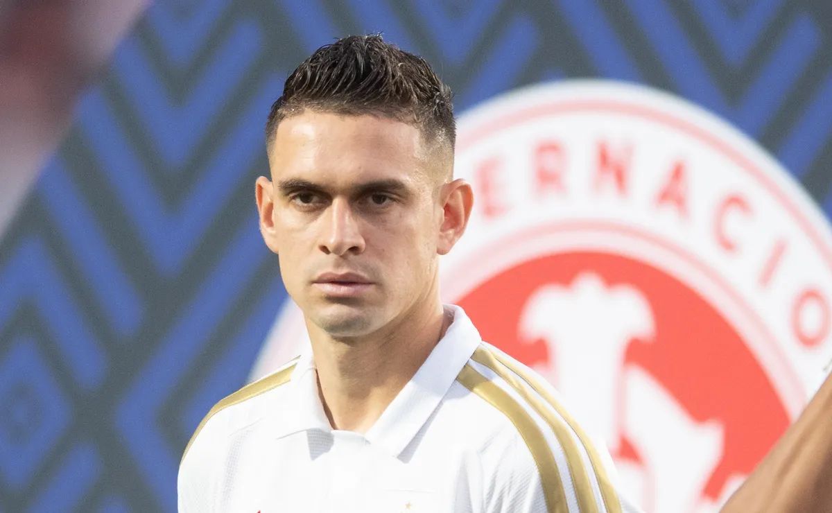 Borré divulga mensagem de despedida do Internacional após voltar ao River Plate: “Obrigado por cada momento”