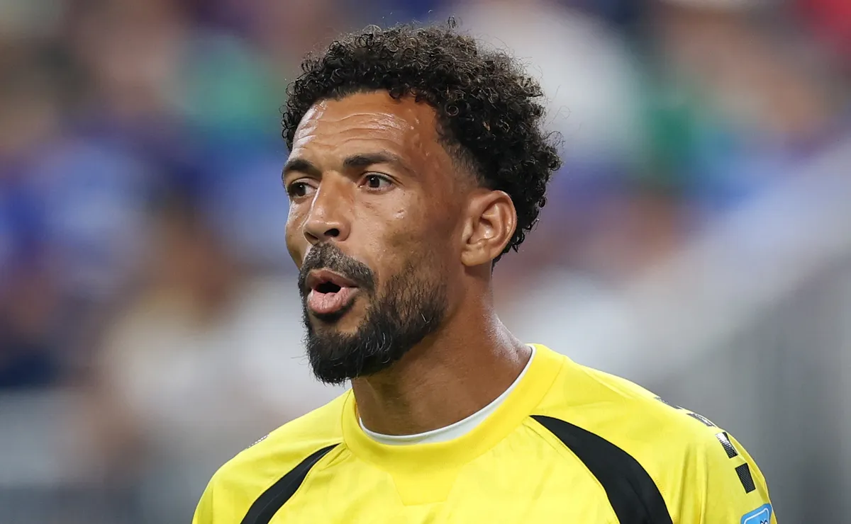 Müller define Vozinha como um “goleiro fraco” que jogaria a Série C no futebol brasileiro