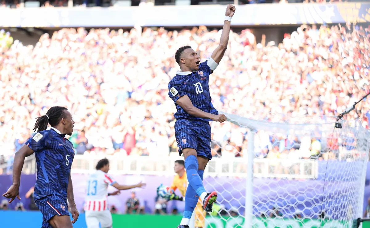 Mbappé decide de pênalti, França elimina o Paraguai e avança às quartas da Copa do Mundo