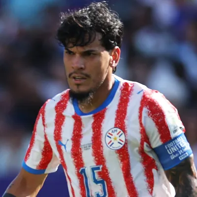 Gustavo Gómez se destaca na eliminação do Paraguai