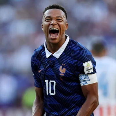 Mbappé provoca o Paraguai após jogo quente na Copa