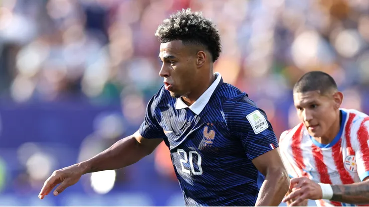 Desire Doue domina a bola durante a partida das oitavas de final da Copa do Mundo entre Paraguai e França. (Photo by Buda Mendes/Getty Images)