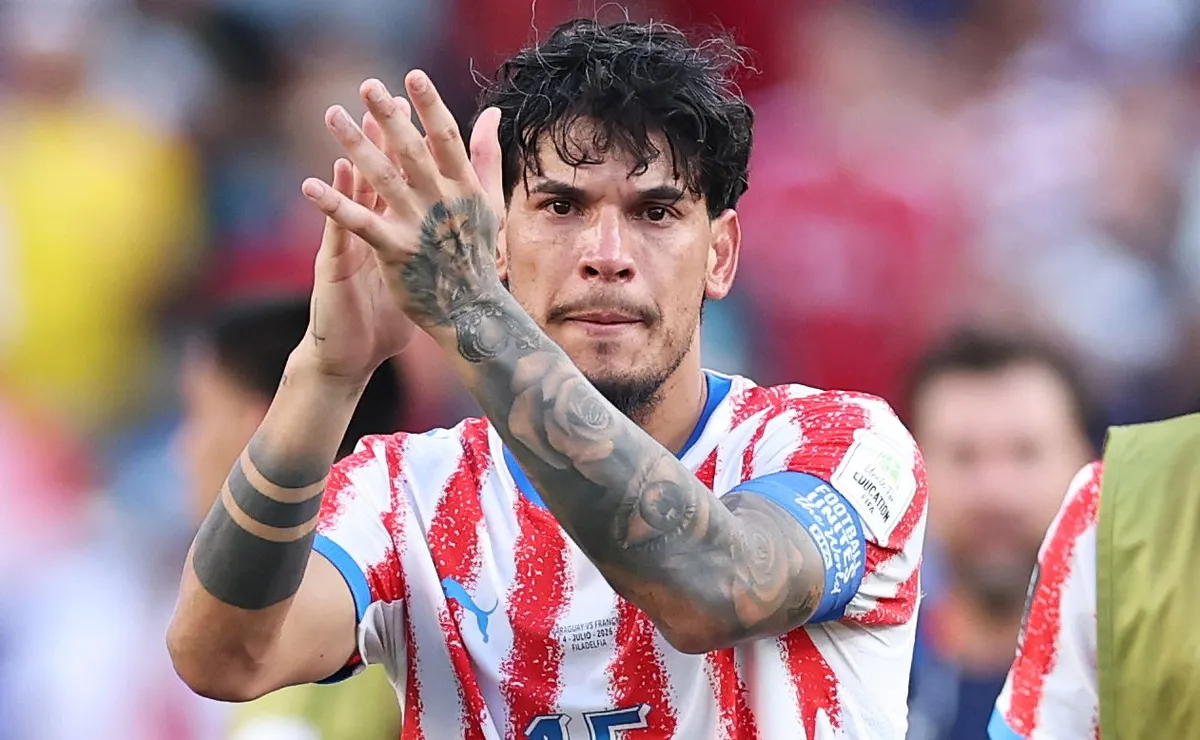 Capitão do Palmeiras, Gustavo Gómez vai às lágrimas com eliminação do Paraguai na Copa