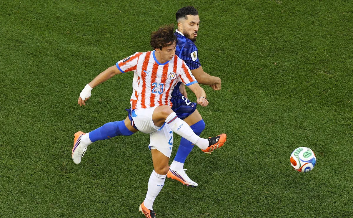 Cherki detona arbitragem de França x Paraguai após classificação na Copa do Mundo: “Dezenas de faltas”