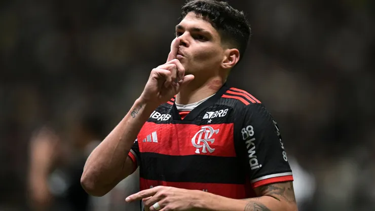 Ayrton Lucas abre o jogo sobre possível saída do Flamengo e revela qual é seu desejo para o futuro - Foto Pedro VilelaGetty Images