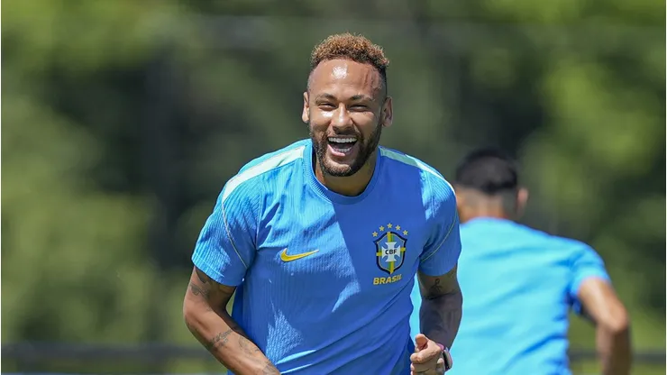 Neymar treinando durante o último sábado (4)