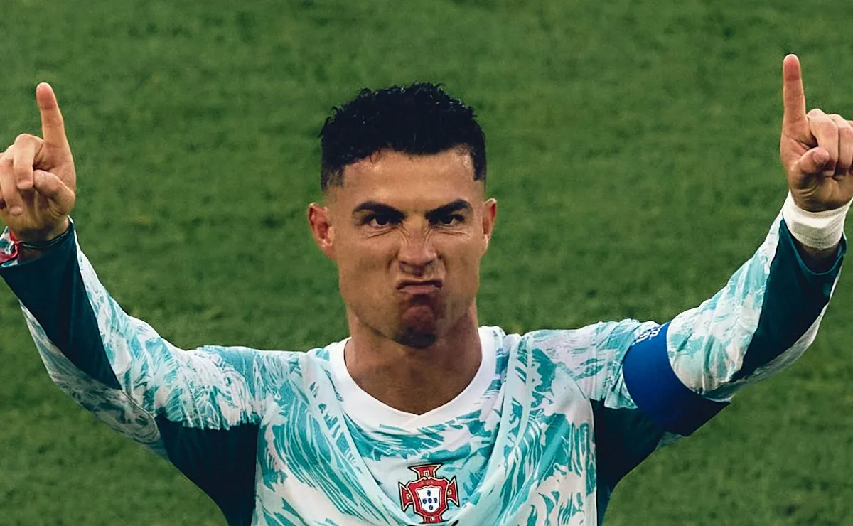 Gavi projeta Portugal x Espanha na Copa, elogia Cristiano Ronaldo e aponta motivação extra