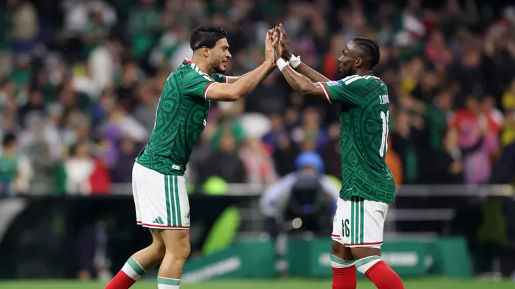 Raul Jimenez e Julian Quiñones. (Photo by Kevin C. Cox/Getty Images)