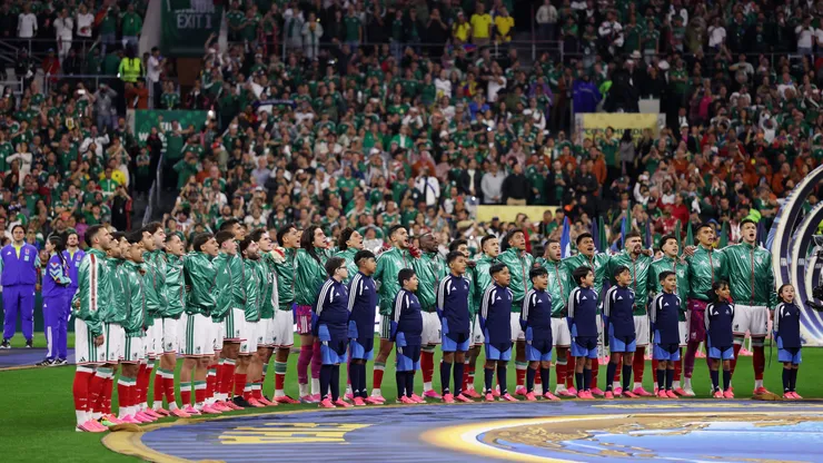 Seleção do México no Azteca. (Photo by Luke Hales/Getty Images)
