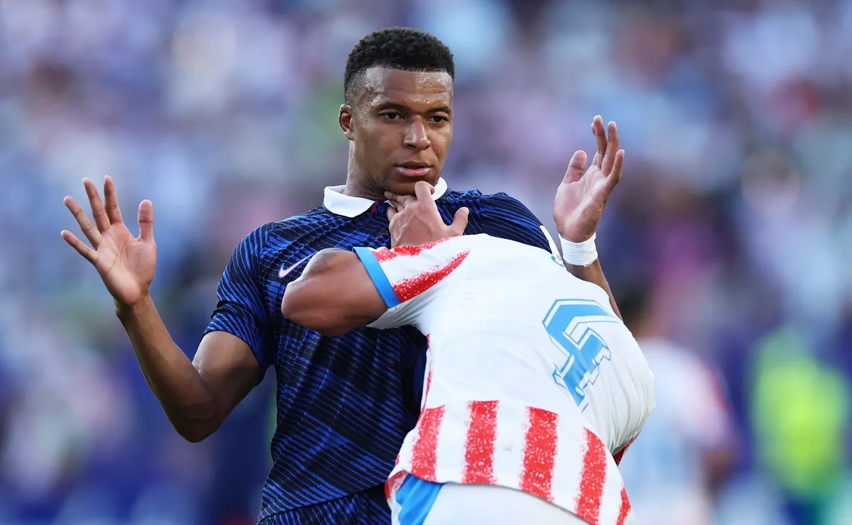 Casagrande, Milton Neves e Milly Lacombe festejam eliminação do Paraguai para a França na Copa do Mundo
