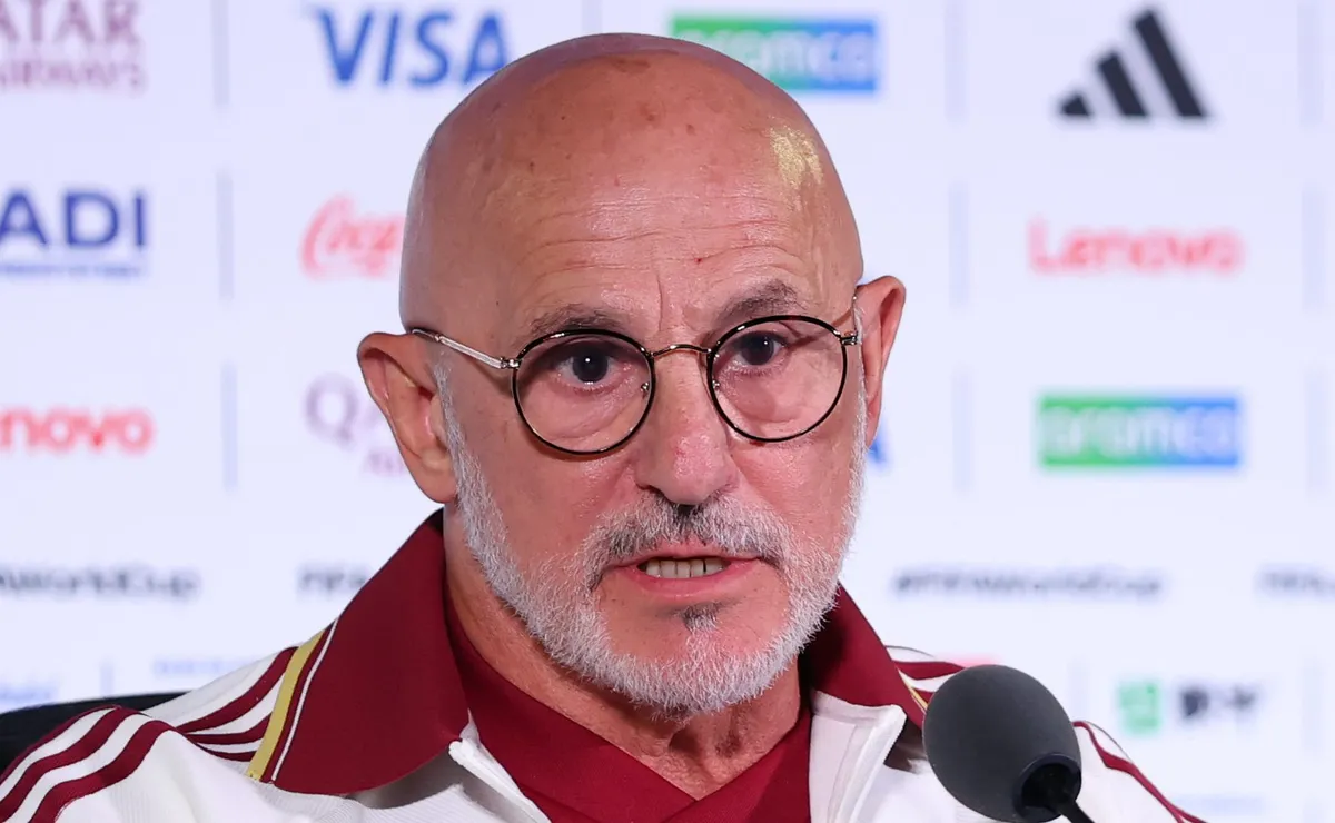Luis de la Fuente compara atual meio-campo da Espanha ao da geração campeã mundial de 2010