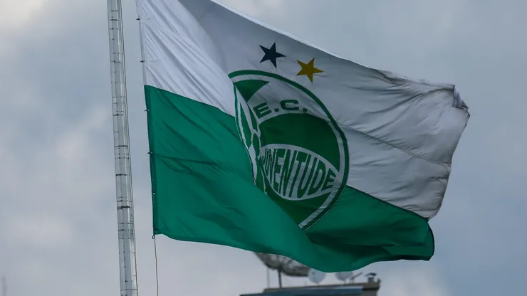Bandeira Juventude. Foto: Luiz Erbes/AGIF