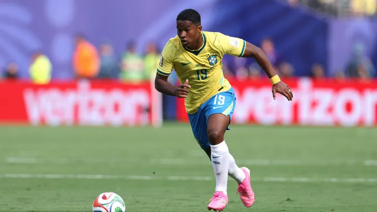 Endrick perdeu chance clara de gol