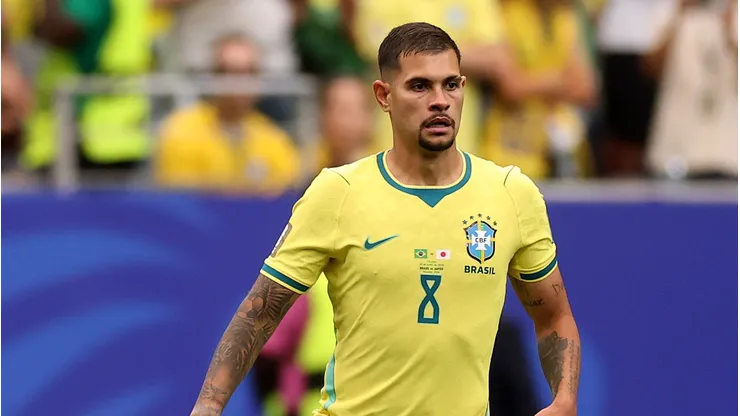 O volante chamou a responsabilidade no pênalti. Photo by Lars Baron/Getty Images
