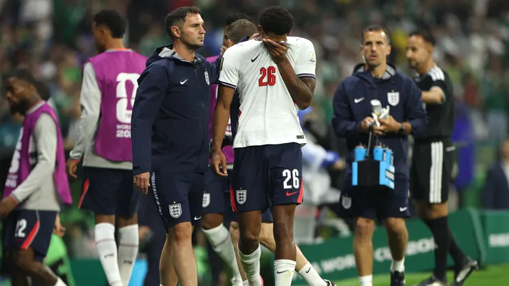 MEXICO CITY, MEXICO - JULY 05: Jarell Quansah #26 of England reacts after receiving a red card on a tackle against Jesus Gallardo #23 of Mexico during the FIFA World Cup 2026 Round of 16 match between Mexico and England at Mexico City Stadium on July 05, 2026 in Mexico City, Mexico. (Photo by Francois Nel/Getty Images)