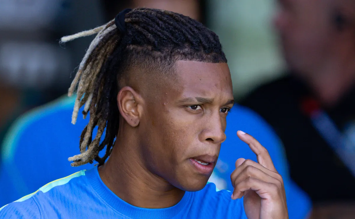 Leilão aberto? Fla e Palmeiras cercam Danilo, e Botafogo arma reunião para definir venda