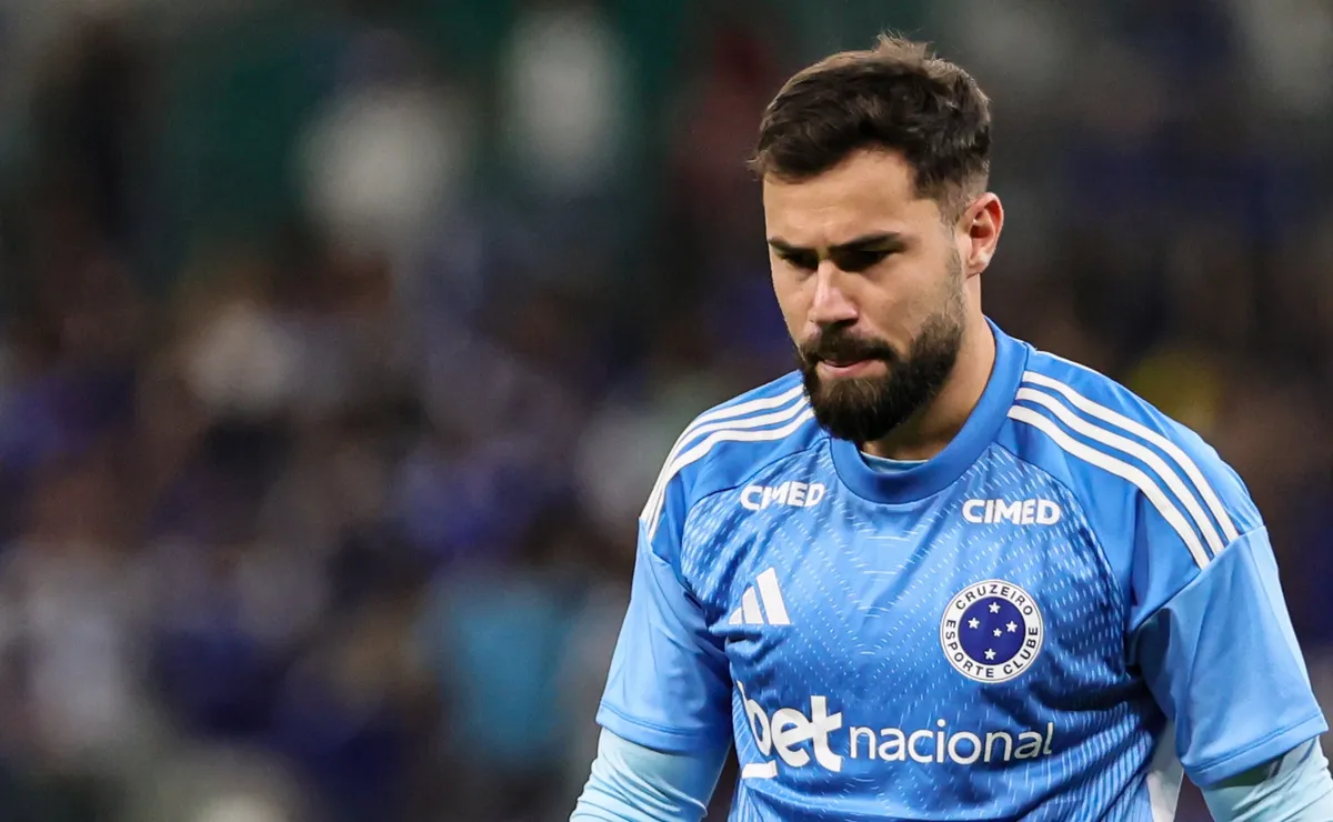 Internacional busca substituto para Rochet e monitora Matheus Cunha, do Cruzeiro