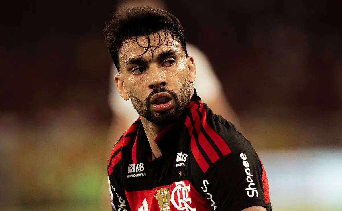 Lucas Paquetá retorna ao Flamengo em meio a dúvida por conta da lesão muscular