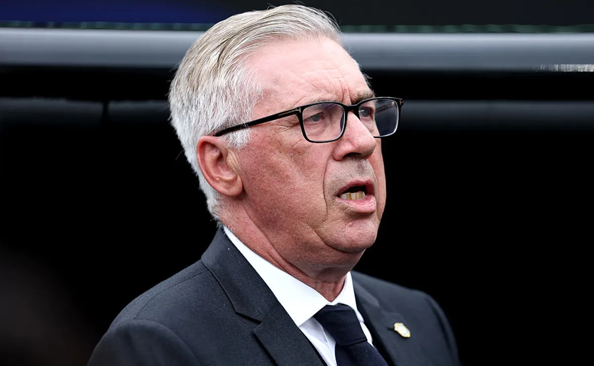 Romário pede demissão de Carlo Ancelotti após eliminação da Seleção Brasileira: “Rasgaria o contrato”