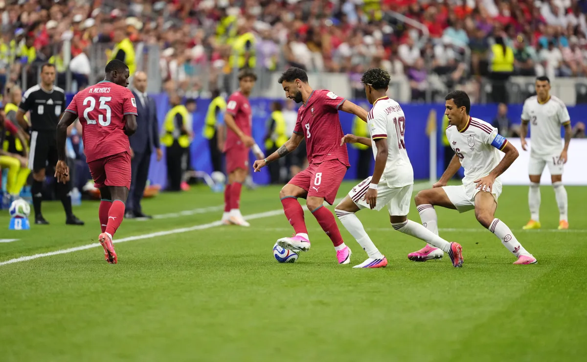 Merino decide no fim, Espanha elimina Portugal e avança às quartas da Copa