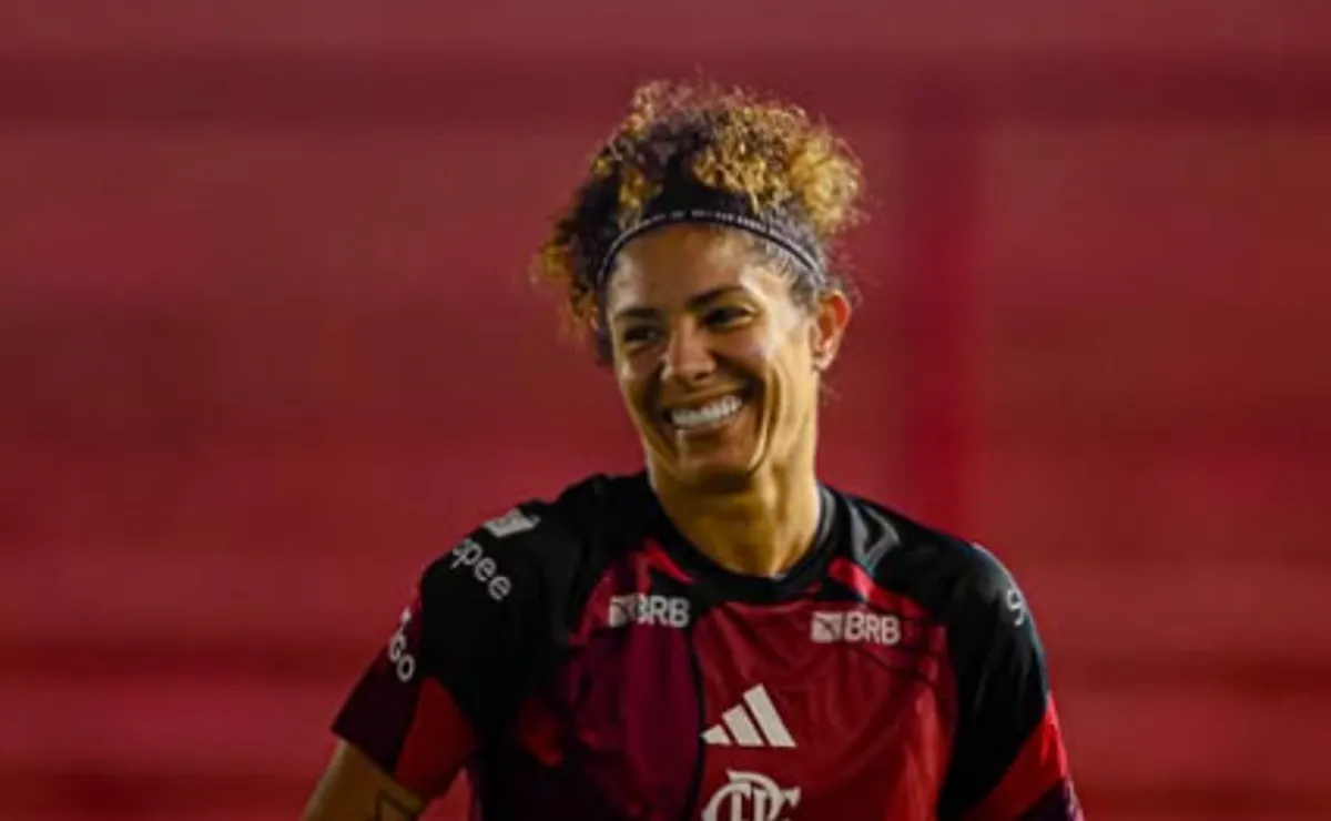 Cristiane se reapresenta ao Flamengo após comentar a Copa do Mundo de 2026