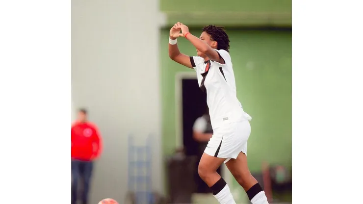 Isadora comemora gol. Foto: João Gabriel Alves/Vasco