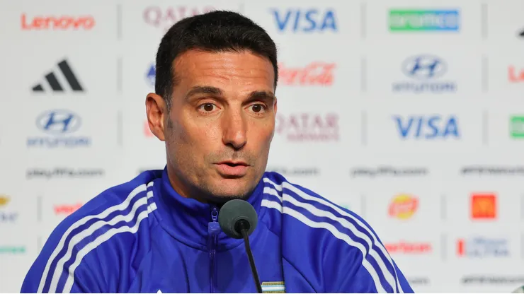 Scaloni em coletiva de imprensa. Photo by Alejandro Pagni/Getty Images
