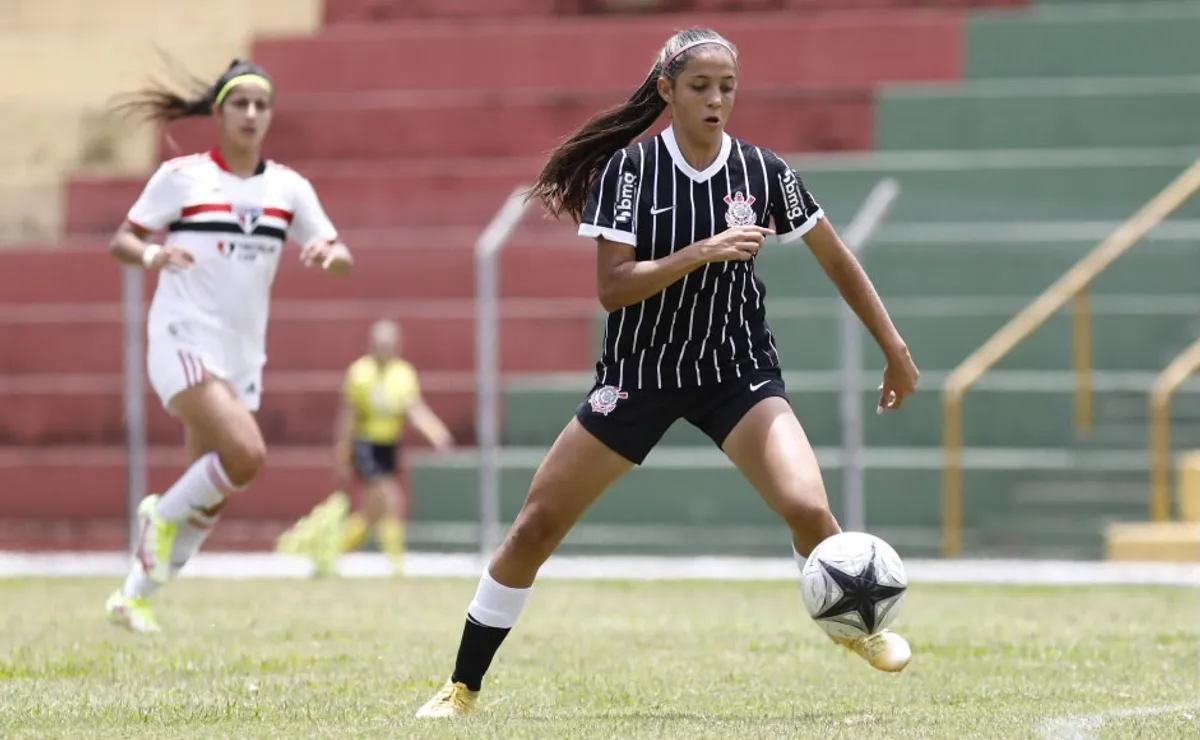 Manu Olivan deixa o Corinthians e seguirá carreira no futebol universitário dos Estados Unidos